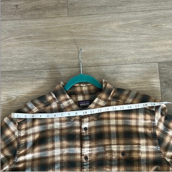 Patagonia Brown Tan Casual Button Down Shirt Men’s Size XL - Picture 4 of 8